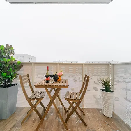 Mansion Haven In Lannilis For 8 Daire