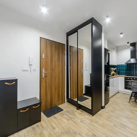 Elegant For 6 Guests In Politechniczna * Lodz